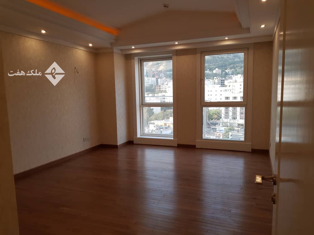 Ù†ÛŒØ§ÙˆØ±Ø§Ù† ØŒ Ø¨Ø±Ø¬ Ø¨Ø§Øº